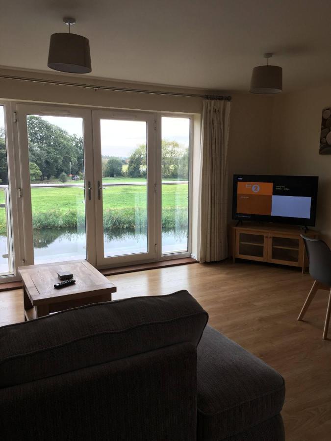 Penthouse Apartment On The River - 65 Skipper Way 圣尼奥特 外观 照片